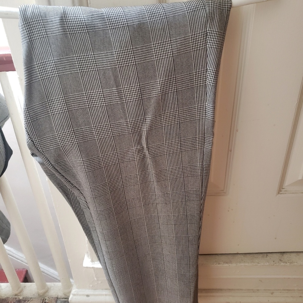 Covington pants suit - Picture 3 of 3